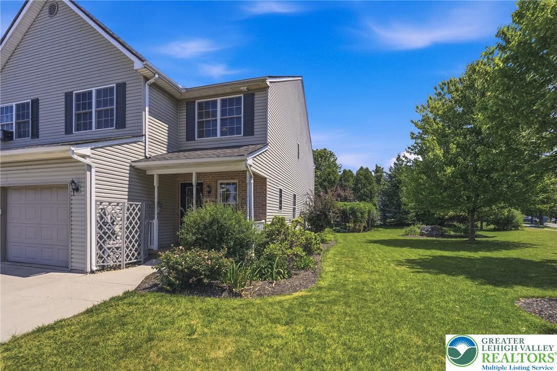 Property Photo:  1283 Mohr Circle  PA 18062 