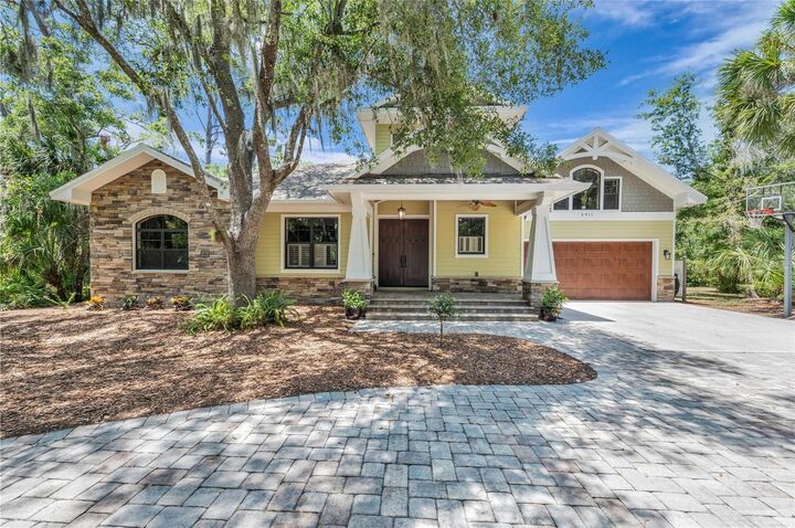 Property Photo: 5911 River Forest Circle FL 34203