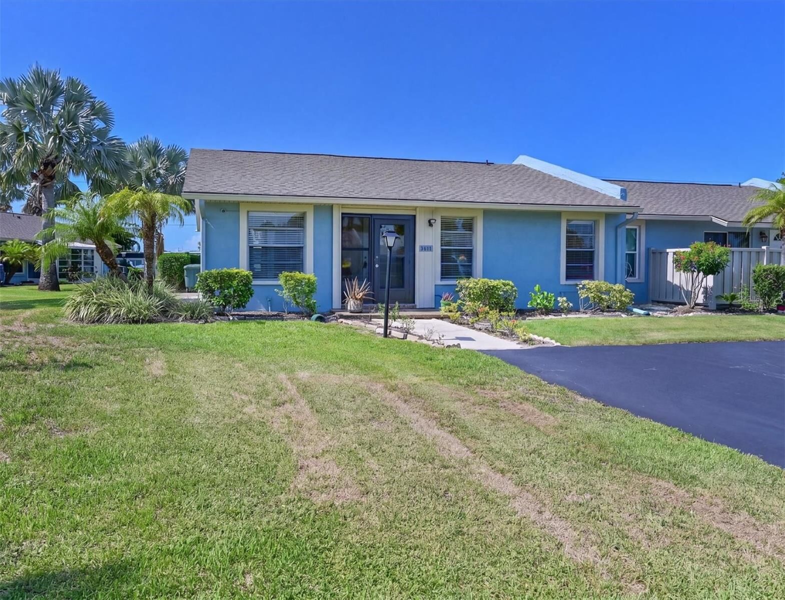 Property Photo: 3617 34th Avenue Drive W FL 34205