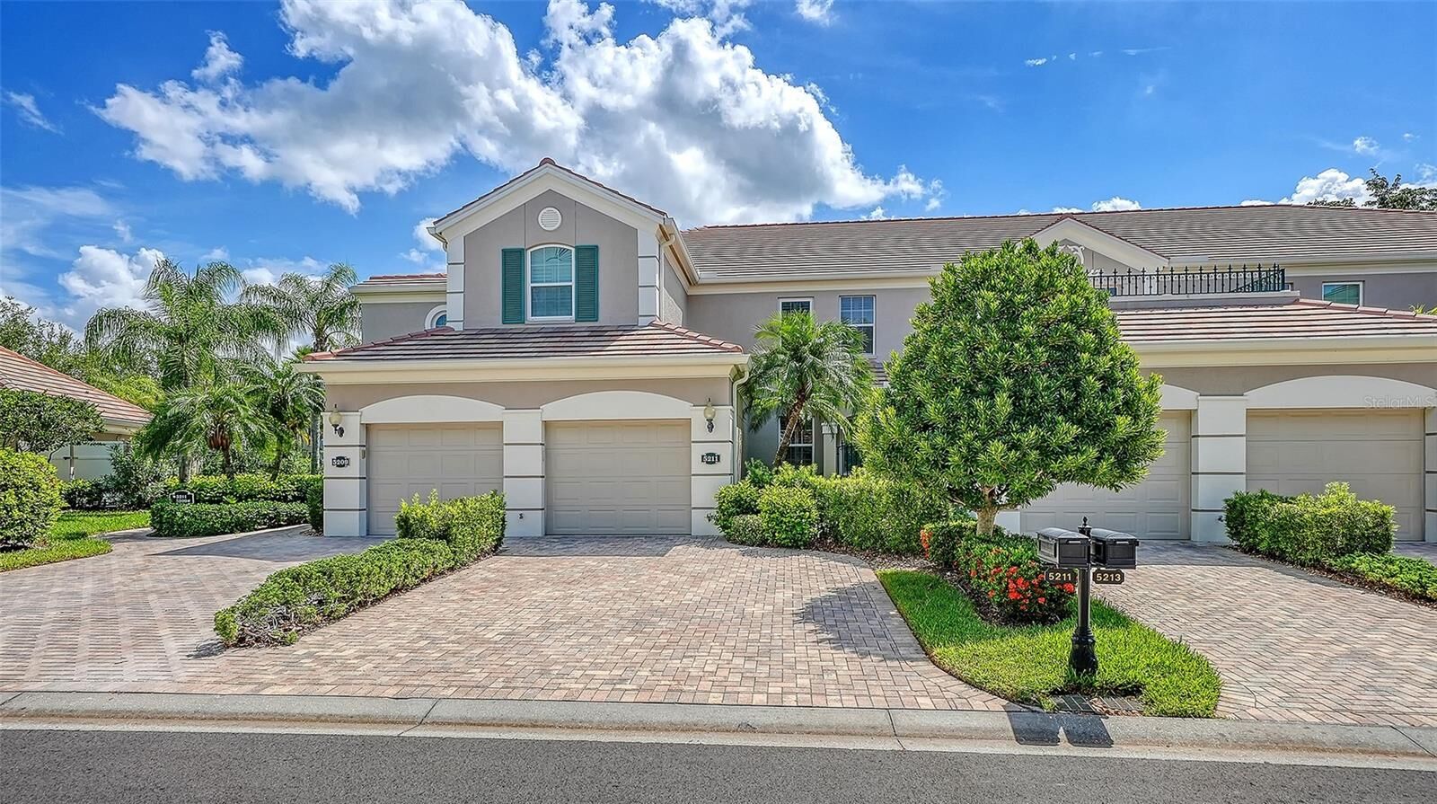 Property Photo: 5211 Parisienne Place 101B27 FL 34238