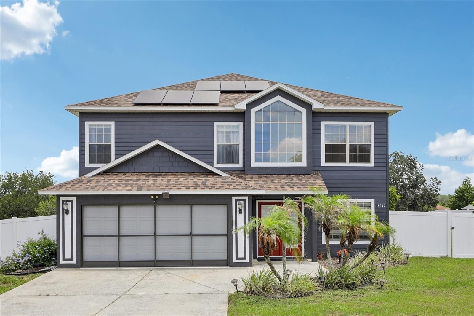Property Photo:  13247 Casa Verde Circle  FL 34705 