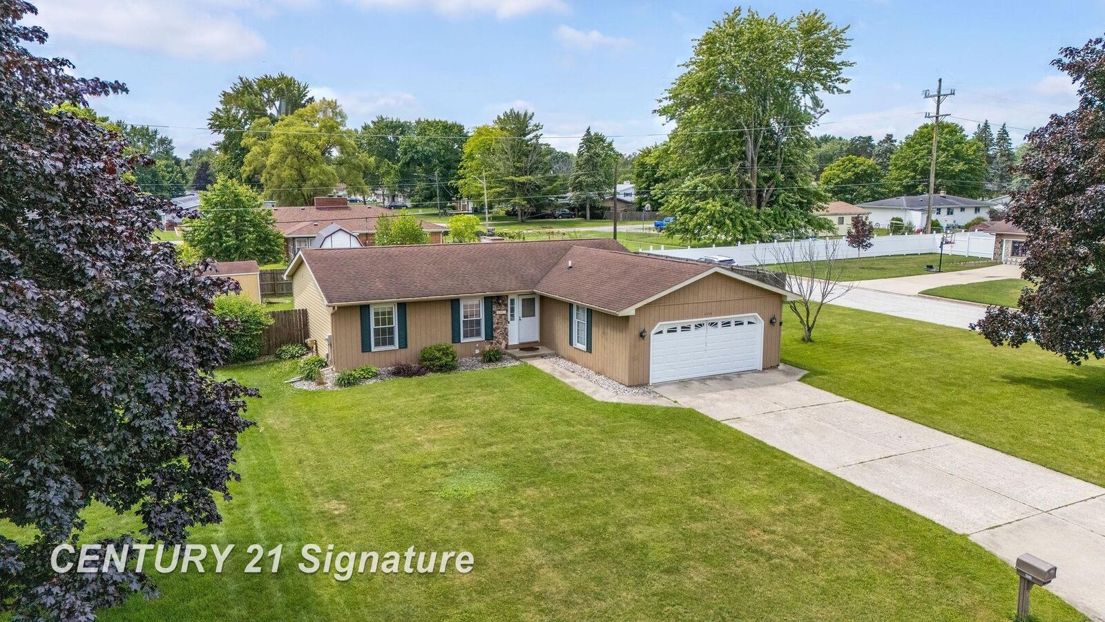 Property Photo:  4159 Bradford Drive  MI 48603 
