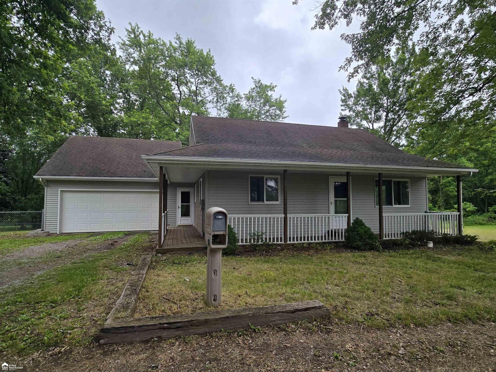 Property Photo:  819 W Summit Street  MI 48429 
