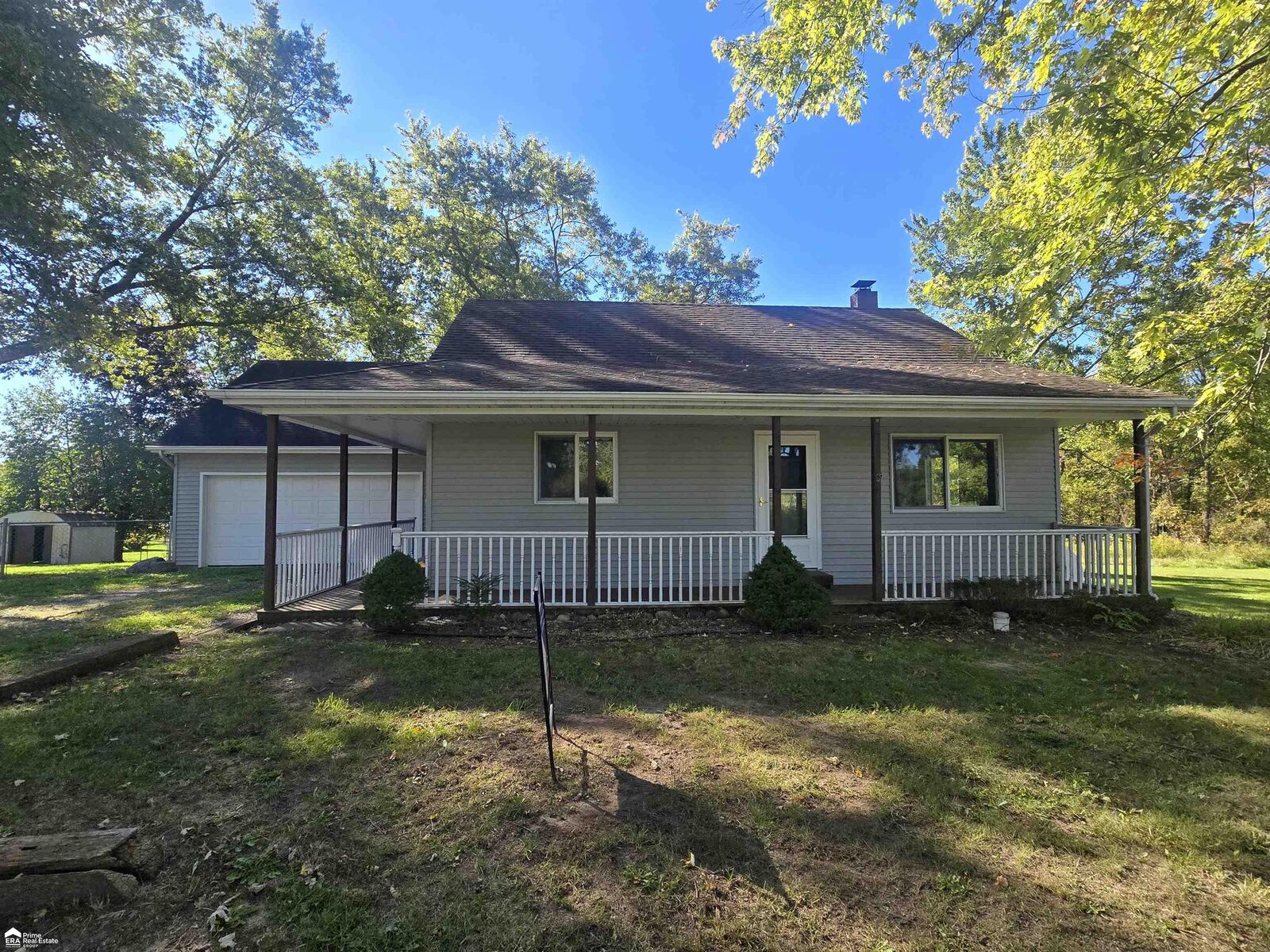 Property Photo: 819 W Summit Street MI 48429