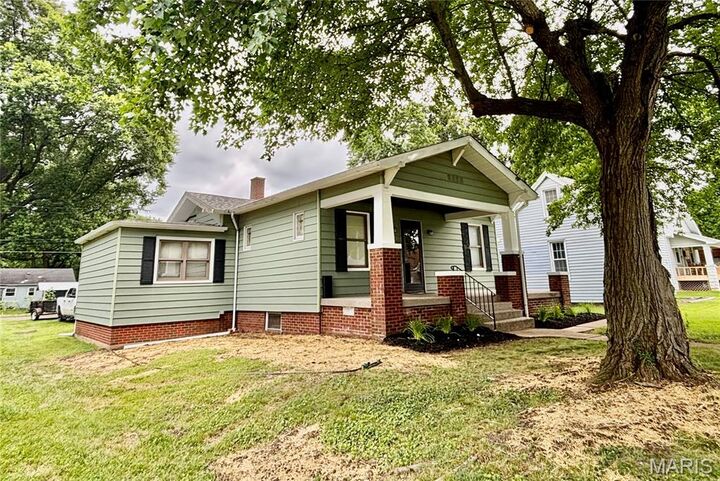 Property Photo:  30 N Indiana Avenue  IL 62221 