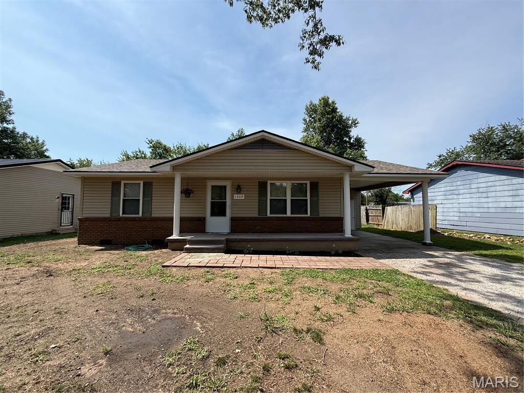 Property Photo:  1309 McDougal Avenue  MO 63801 