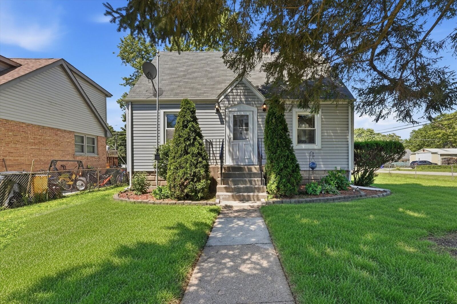 Property Photo: 11800 S Ridgeway Avenue IL 60803