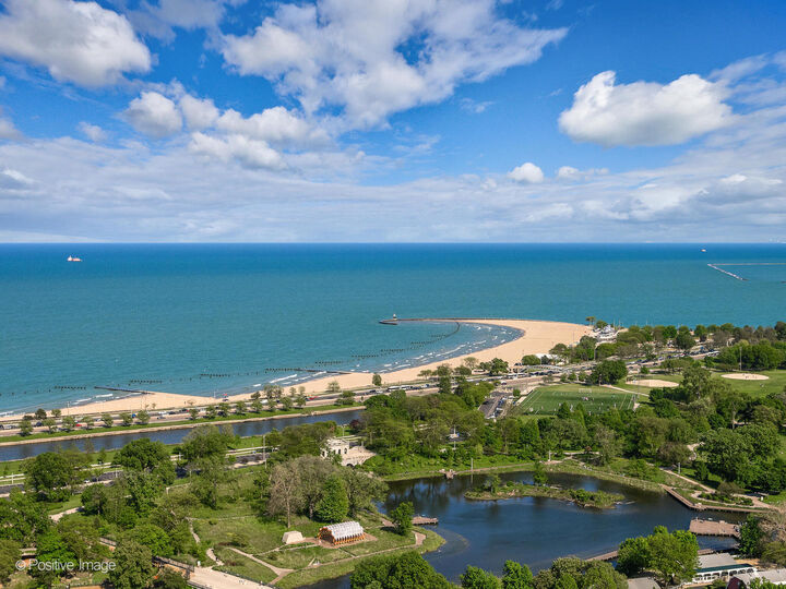 Property Photo:  2020 N Lincoln Park West 32K  IL 60614 