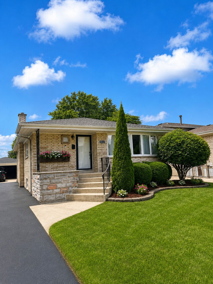 Property Photo:  10828 S Kilbourn Avenue  IL 60453 