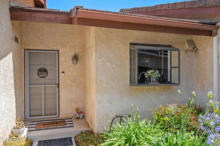 Property Photo: 881 Warwick Avenue CA 91360