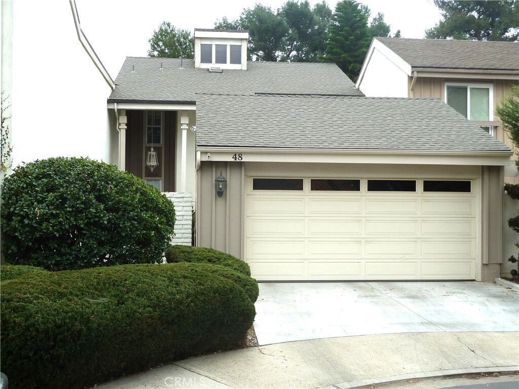 Property Photo:  