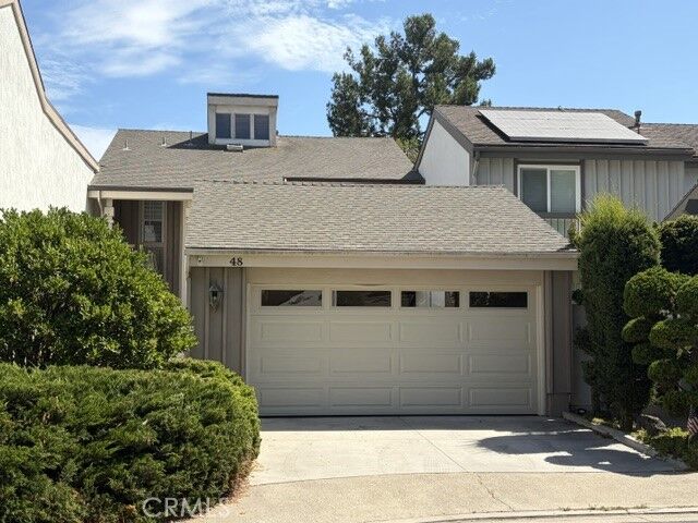 Property Photo:  48 Oak Tree Lane  CA 92612 
