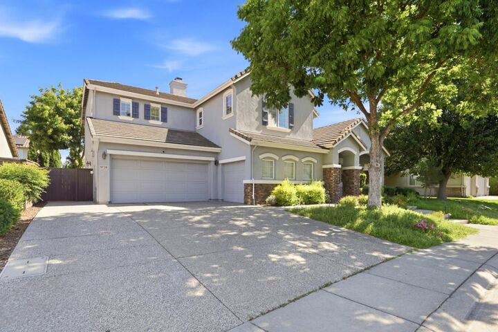 Property Photo:  9728 Country Falls Lane  CA 95757 