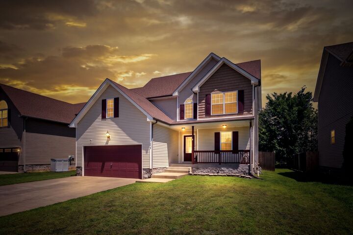 Property Photo:  689 Fox Hound Dr  TN 37040 