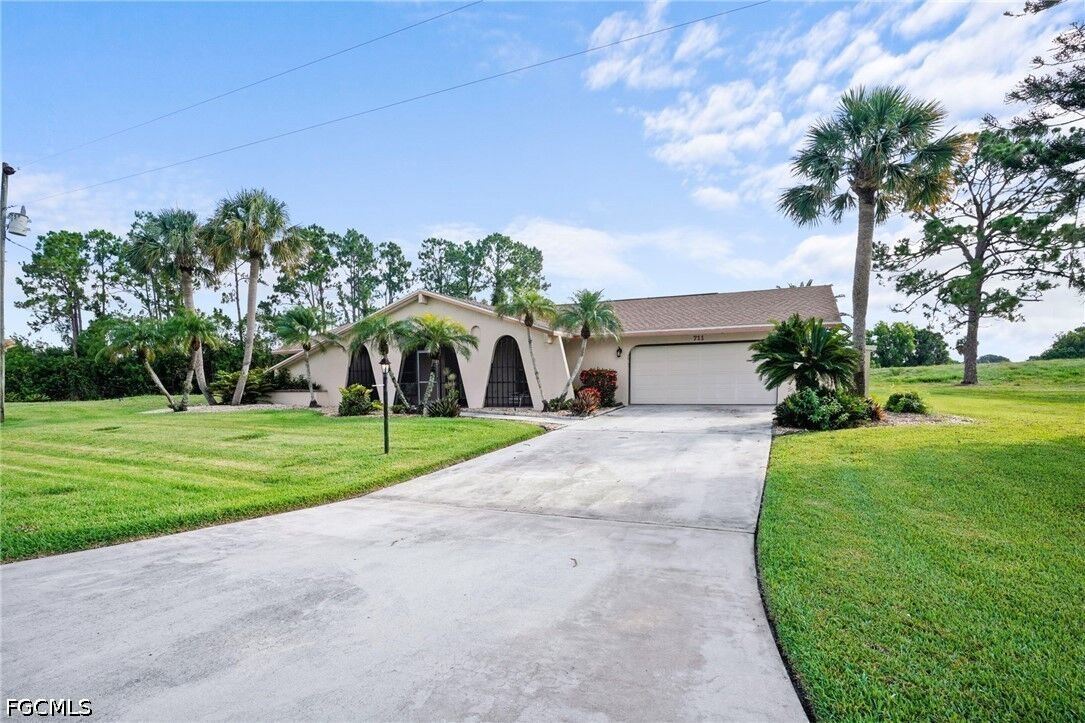Property Photo:  711 Mirror Lakes Drive  FL 33974 