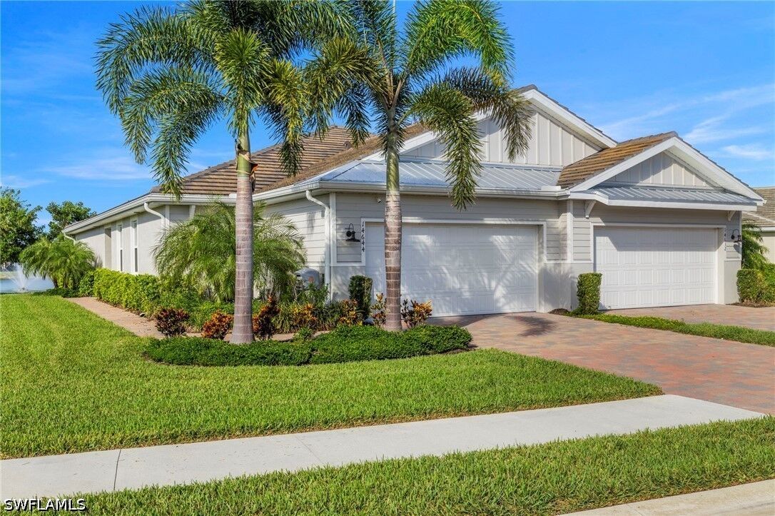 Property Photo:  14644 Edgewater Circle  FL 34114 