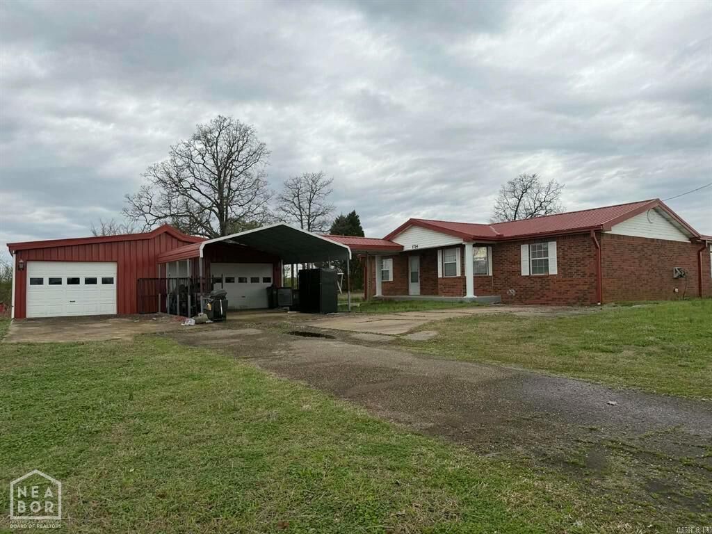 Property Photo: 1714 Strawfloor Drive AR 72404