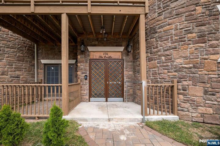 Property Photo:  176 Union Avenue 6  NJ 07070 