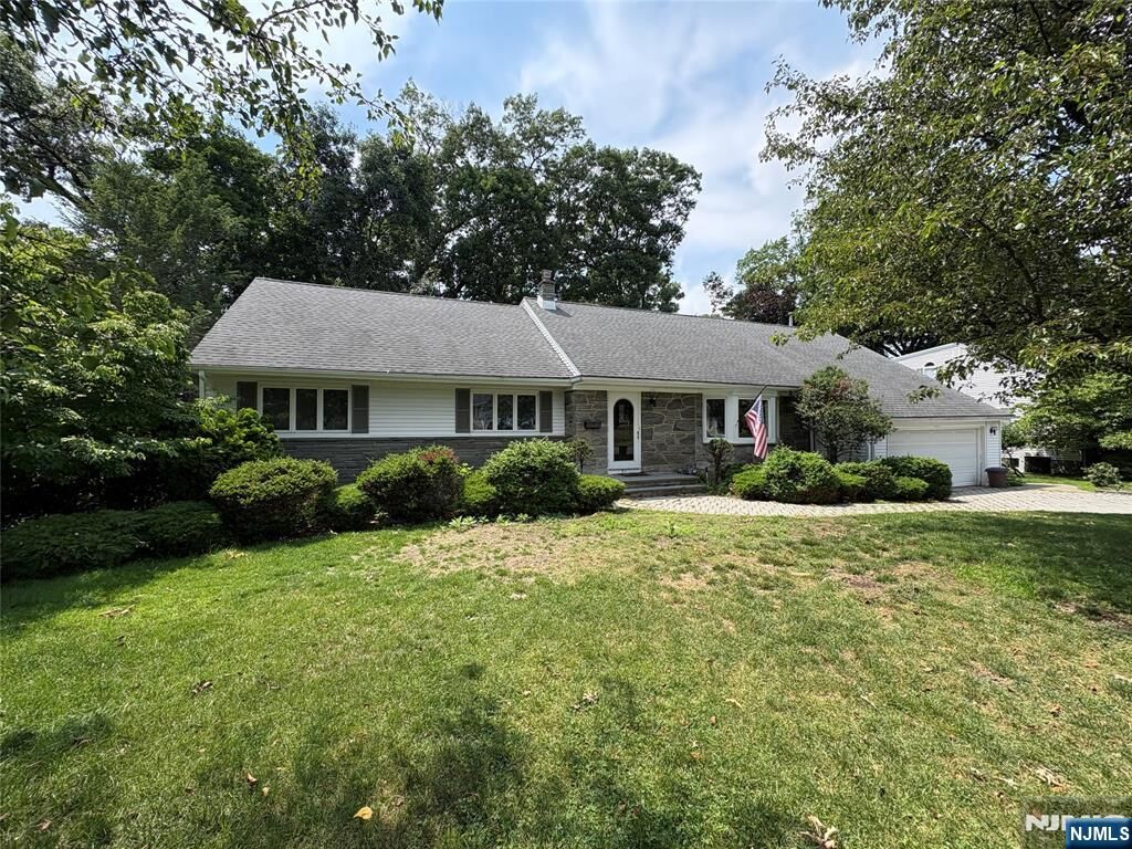 Property Photo:  31 Congress Road  NJ 07630 