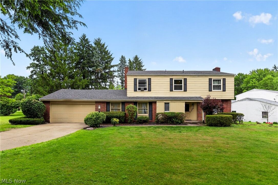 Property Photo: 2801 Reeves Road NE OH 44483