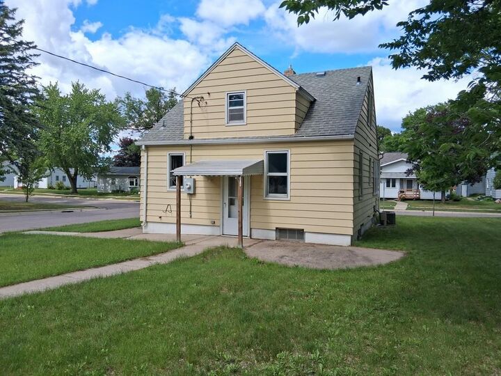 Property Photo:  535 5th Avenue NE  MN 56304 