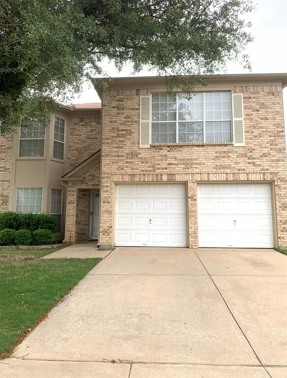 Property Photo:  205 Branch Bend  TX 76039 