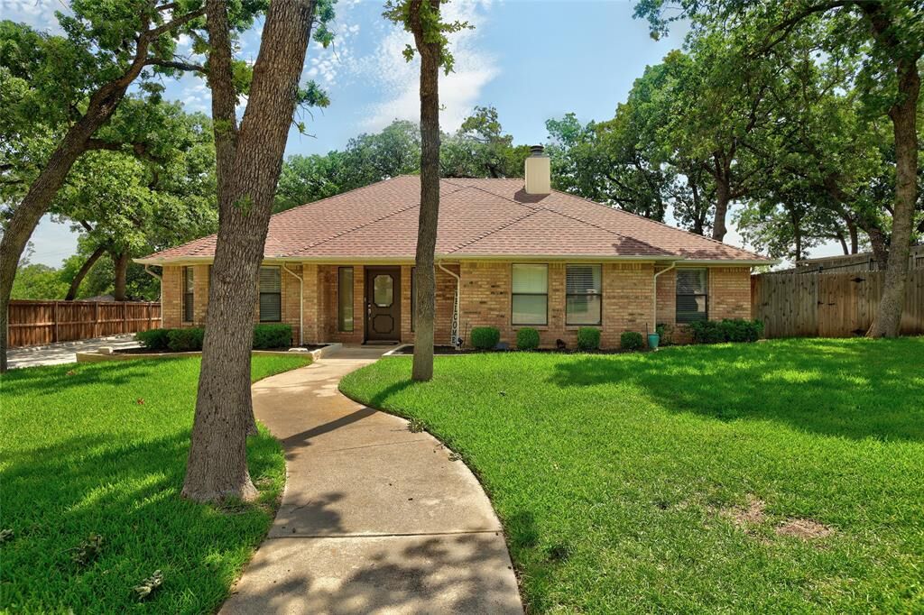 Property Photo:  1005 Palo Duro Trail  TX 76248 