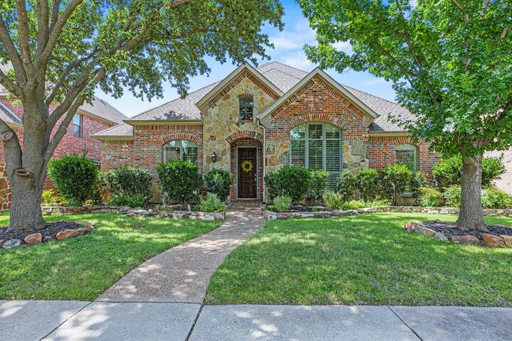 Property Photo:  5749 Noble Oak Lane  TX 75033 