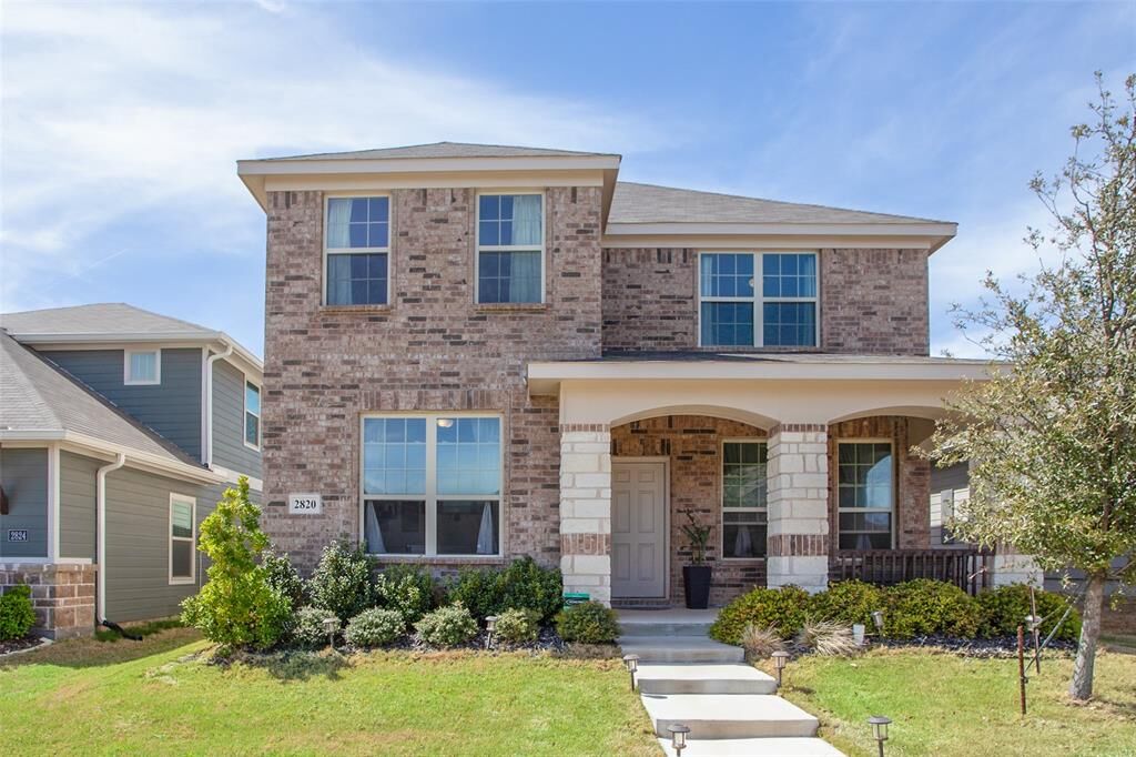 Property Photo:  2820 Brittlebush Drive  TX 76108 