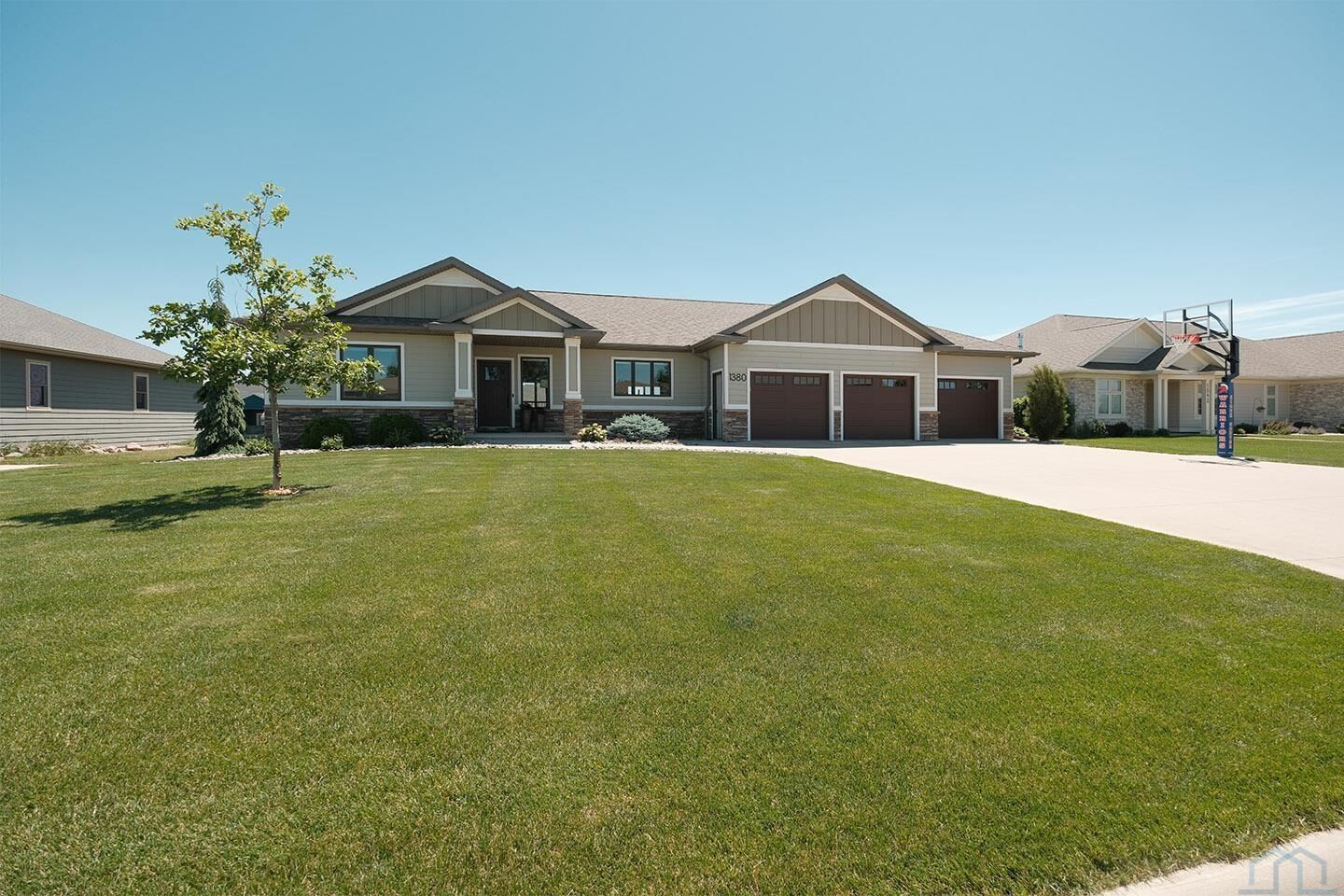 Property Photo: 1380 8th Avenue SE IA 51250