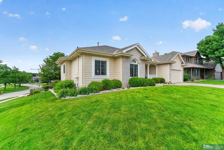 Property Photo:  4632 S 175 Avenue  NE 68135 