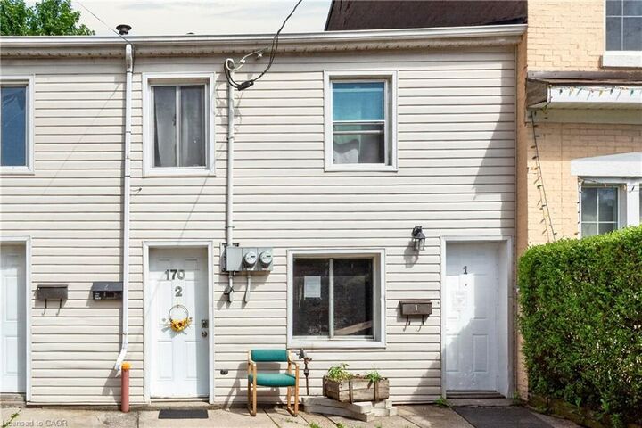 170 Macnab Street N — photo 1