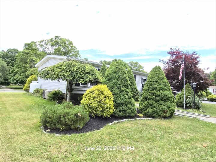 Property Photo:  5 Fox Run  MA 01506 