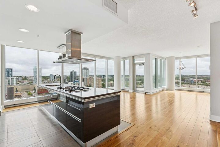 Property Photo: 433 11 Avenue SE 1901 AB T2G 0C7
