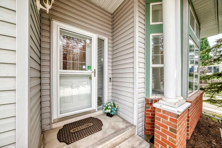 Property Photo:  72 Prestwick Pond Terrace SE  AB T2Z 3Z7 