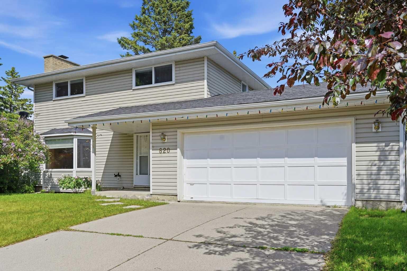 Property Photo:  820 Canford Crescent SW  AB T2W 1L2 