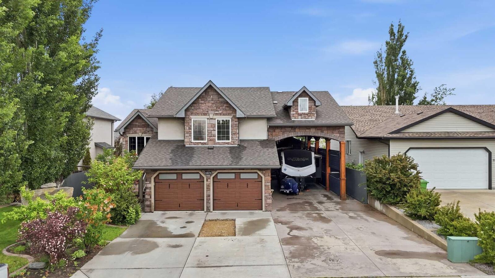 Property Photo: 6204 58 Street AB T4H 1V3