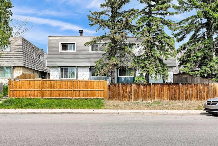 516 Blackthorn Road NE 101 — photo 1