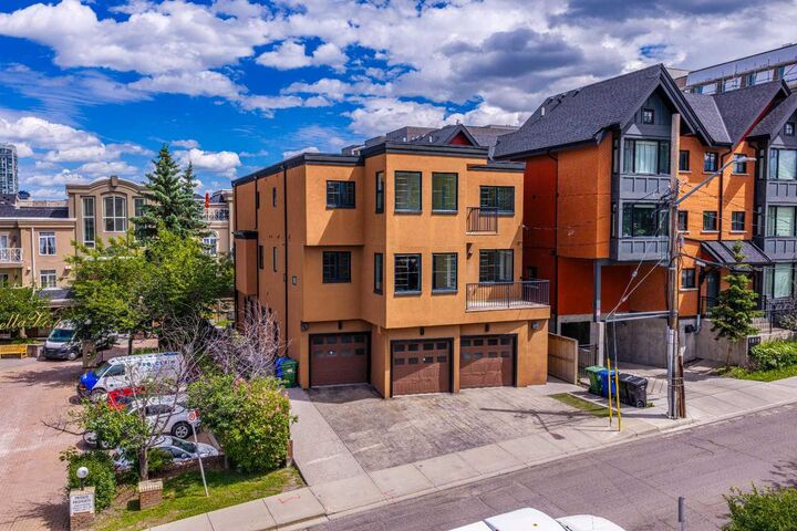 Property Photo:  1814 14A Street SW  AB T2T 3W7 