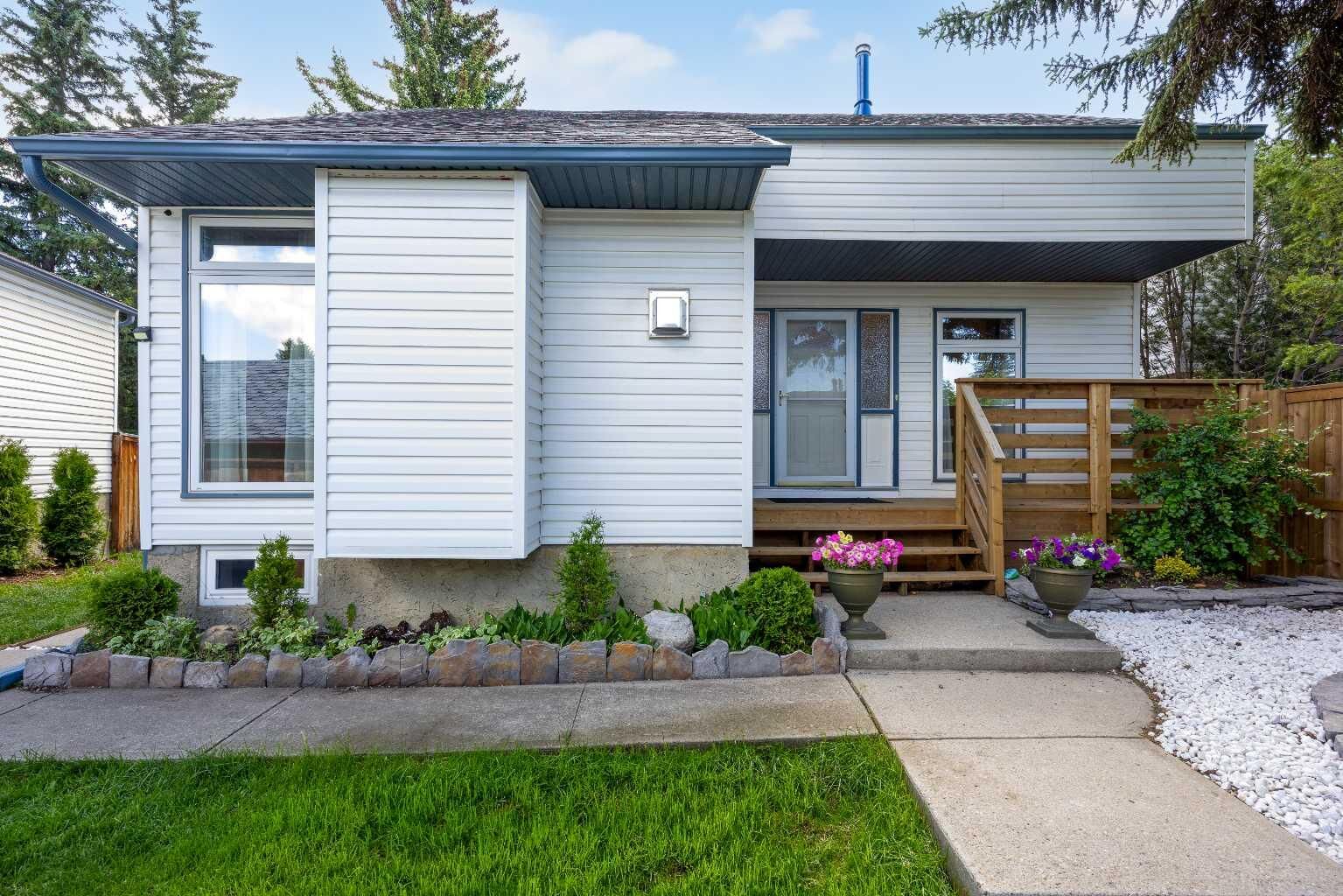 Property Photo:  151 Ranchview Place NW  AB T3G 1H7 