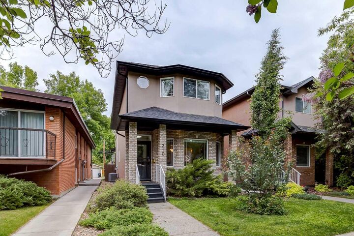 Property Photo:  310 8 Avenue NE  AB T2E 0P9 