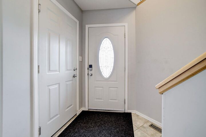 Property Photo:  571 Blackfoot Manor W  AB T1K 7W4 