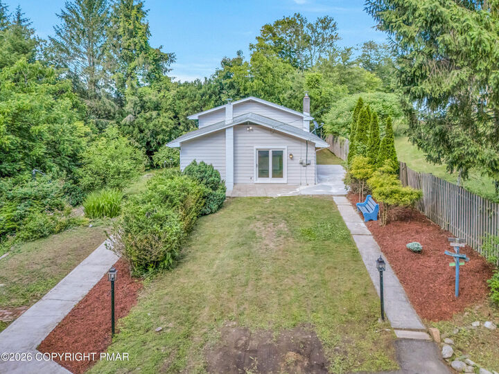 Property Photo:  1138 Hillside Avenue  PA 18353 