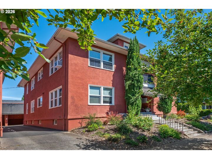 Property Photo:  1524 NE 26th Ave 4  OR 97232 