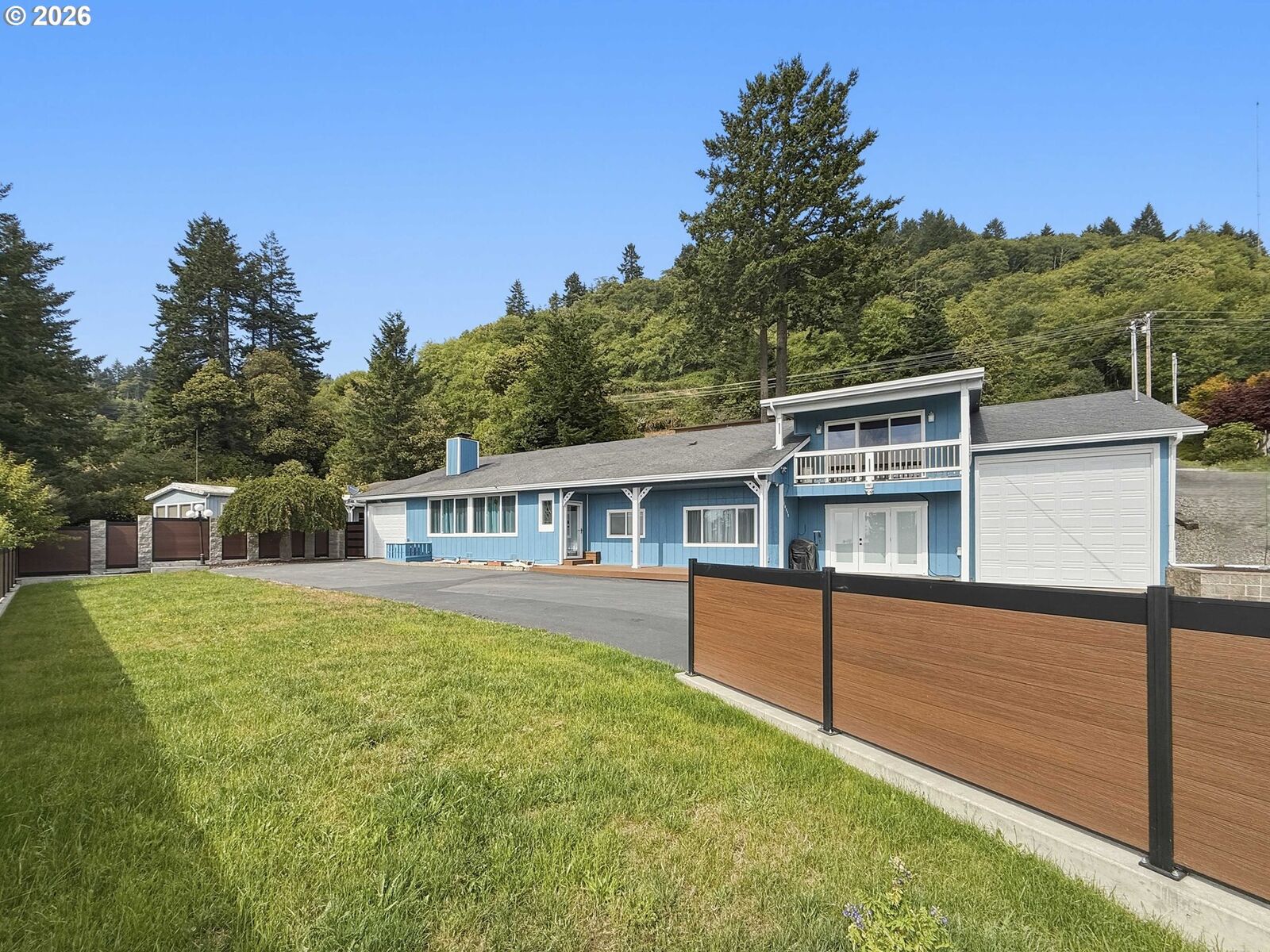 Property Photo: 16009 Hannan Ln OR 97415