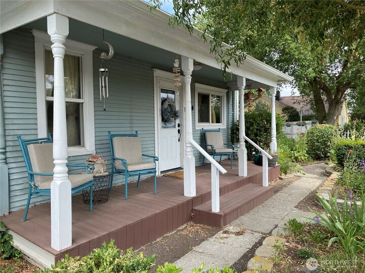 Property Photo:  514 S Division Street  WA 99159 