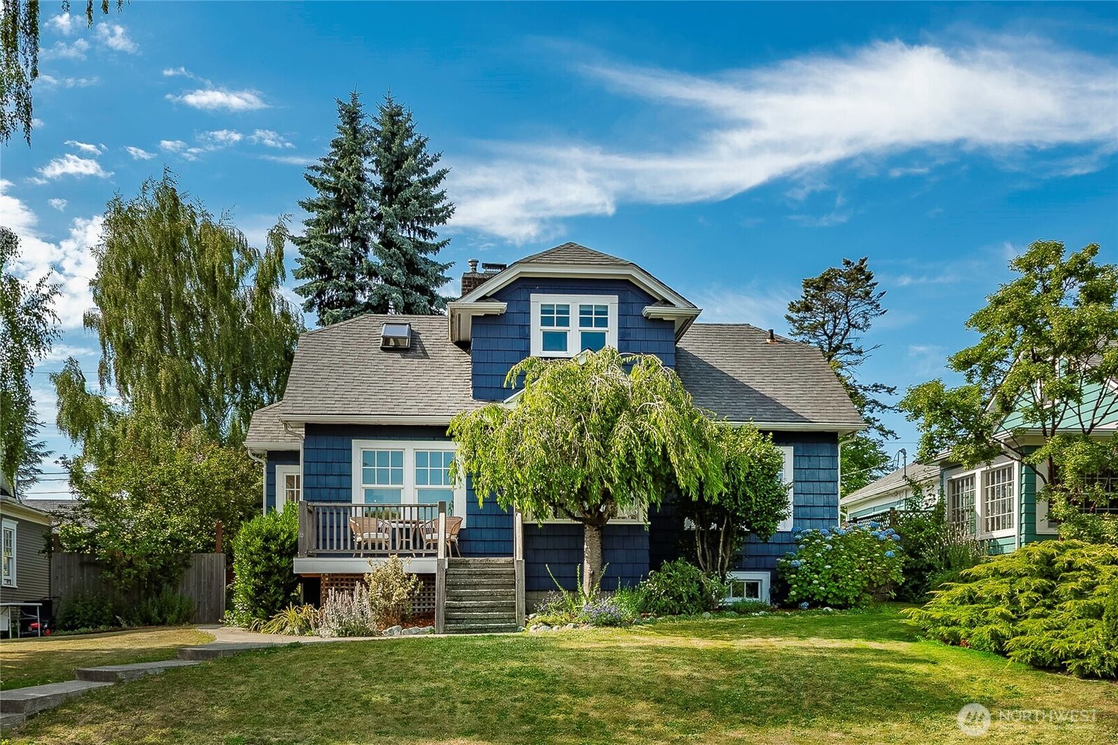 Property Photo:  2817  Broadway  WA 98225 