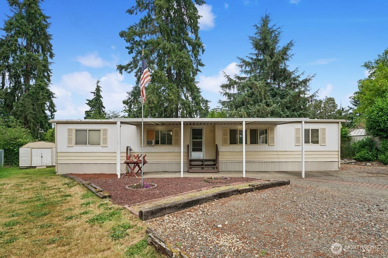 Property Photo: 11506 204th Avenue E WA 98391