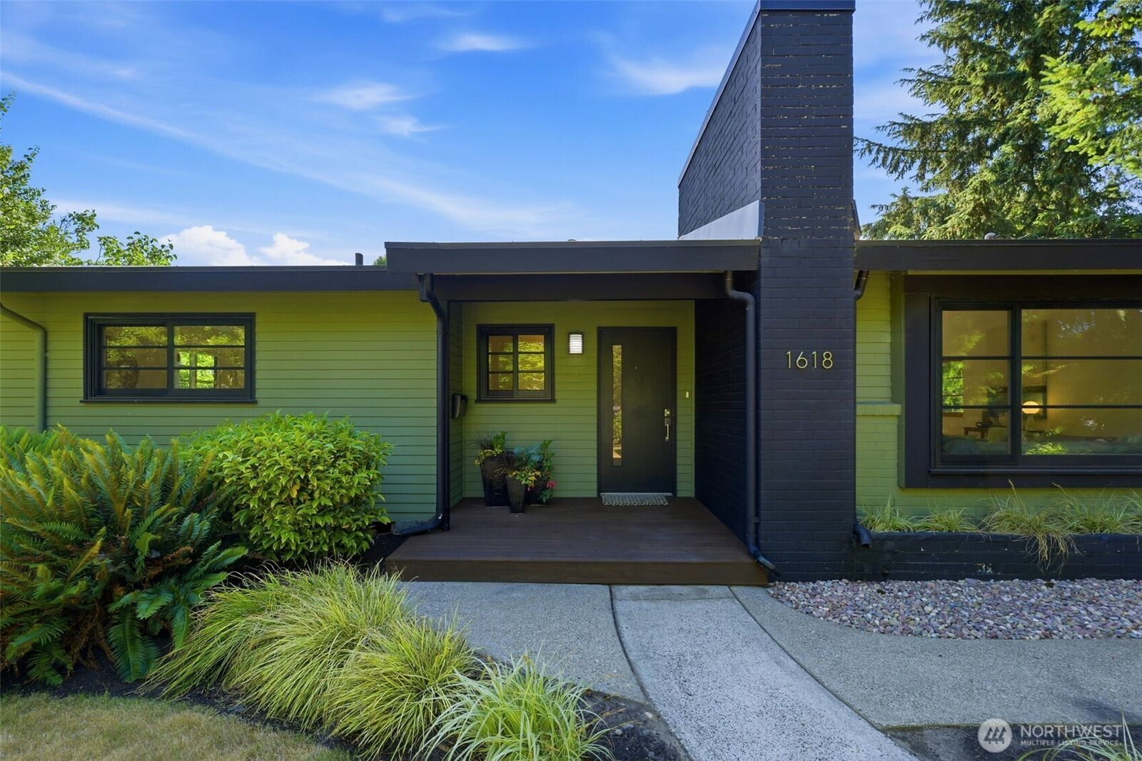 Property Photo:  1618 N Mason Avenue  WA 98406 
