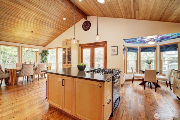 Property Photo:  11546  84th Avenue NE  WA 98034 